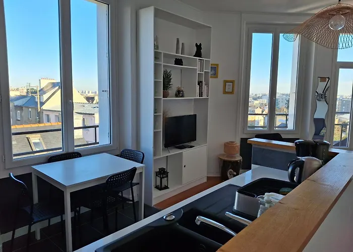 Lumineux Dans Les Hauts De Recouvrance * Brest