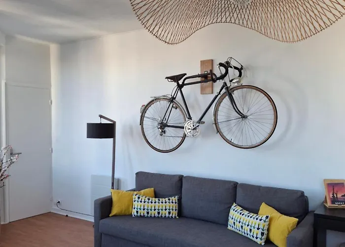 Lumineux Dans Les Hauts De Recouvrance Brest