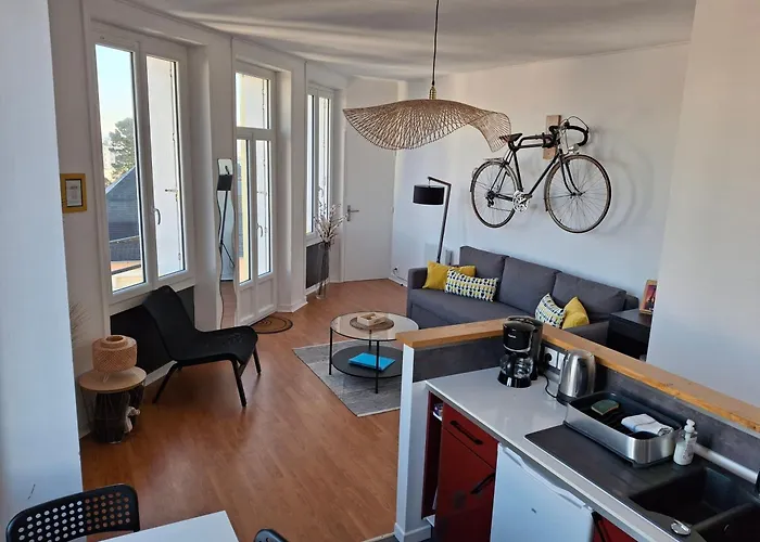 Lumineux Dans Les Hauts De Recouvrance * Brest